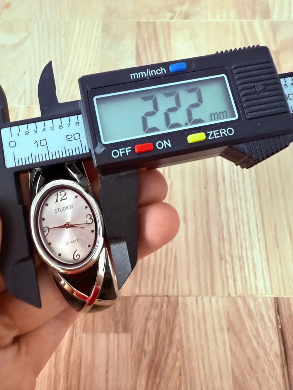 Studio time ladies hinged cuff bracelet watch NEW BATTERY